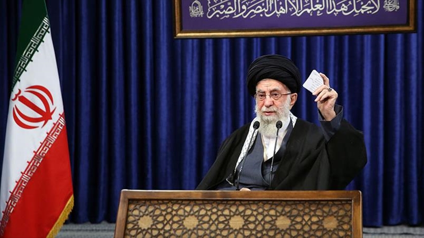 Líder supremo de Irán: 'La República Islámica no dará marcha atrás en el tema nuclear'
