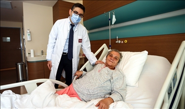 Turqi, mjekët largojnë tumorin prej 10 kilogramësh nga barku i një gruaje
