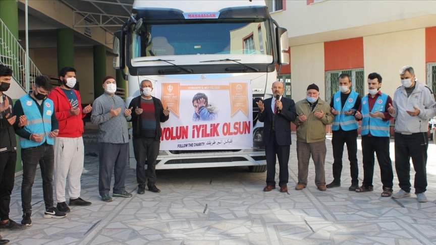 Osmaniye'den Suriye'deki ihtiyaç sahiplerine bir tır yardım malzemesi gönderildi