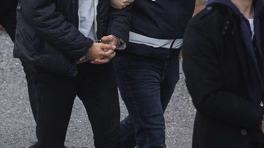 Edirne'de Yunanistan'a kaçma hazırlığındaki eski tuğgeneralin de bulunduğu 5 FETÖ şüphelisi yakalandı