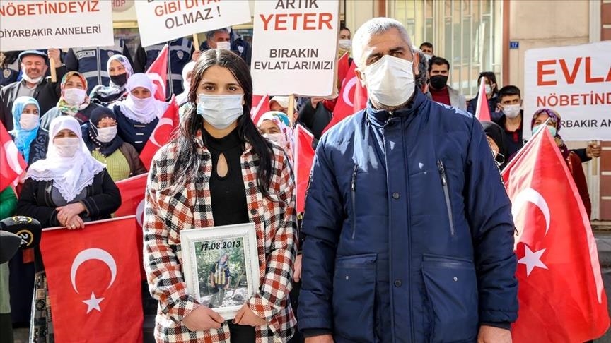 Turkey: Another family joins anti-PKK sit-in protest