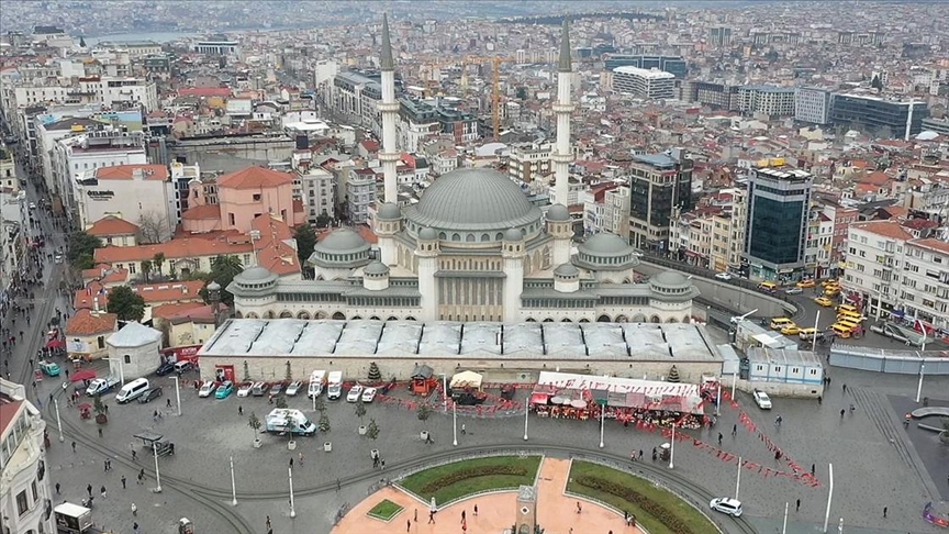 Taksim Meydanı'nda inşaatı süren caminin yapımında sona gelindi