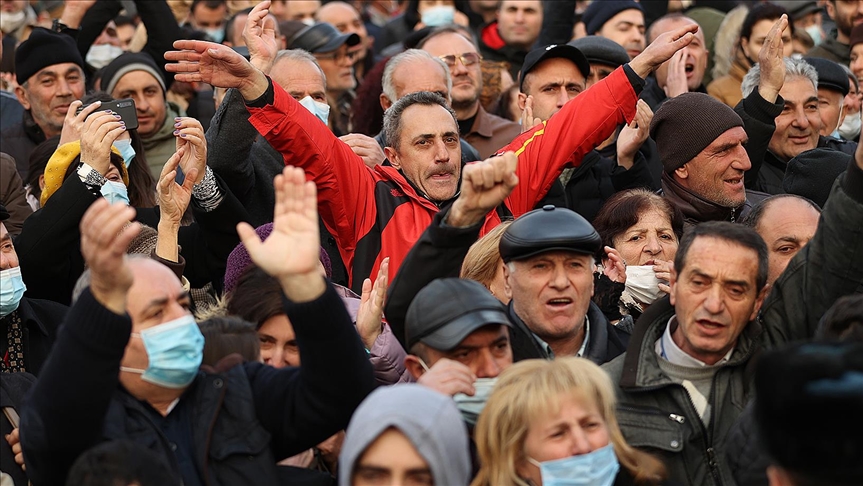 В Ереване продолжаются митинги оппозиции