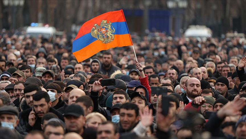 Оппозиция Армения призвала к митингу у здания парламента в Ереване