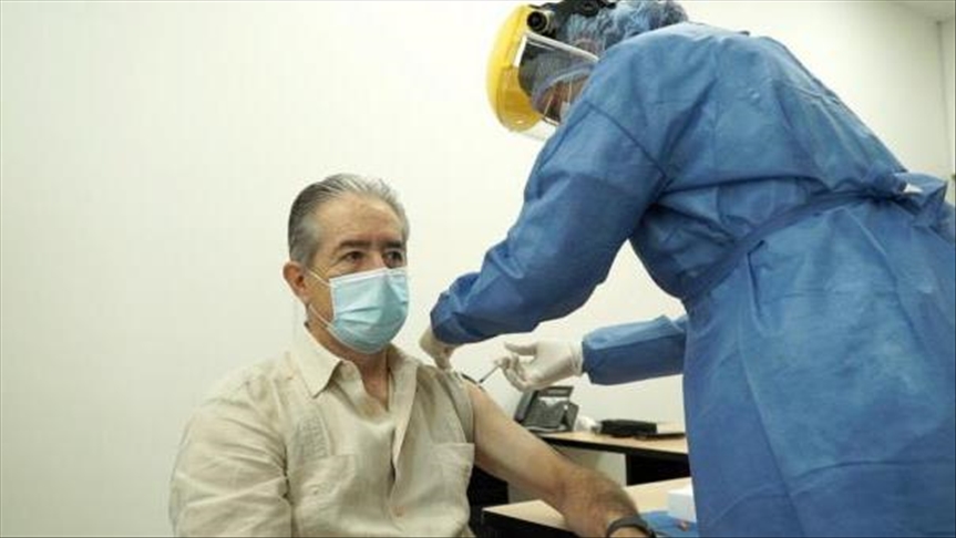 Renuncia el ministro de Salud de Ecuador en medio de críticas por su plan de vacunación contra la COVID-19