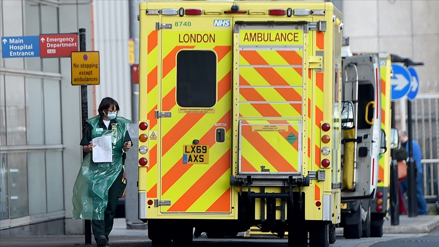 İngiltere'de Kovid-19 nedeniyle son 24 saatte 290 kişi hayatını kaybetti