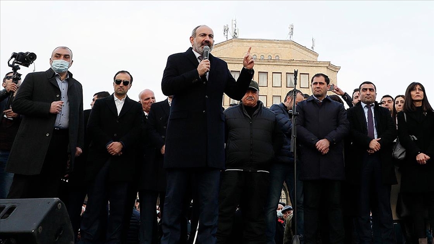 Ermenistan Cumhurbaşkanı Sarkisyan 'Genelkurmay Başkanını görevden alma kararnamesini' geri çevirdi