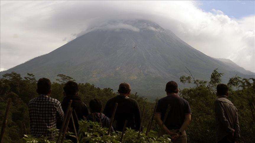 Indonezija: Vulkan Merapi izbacuje vruće oblake