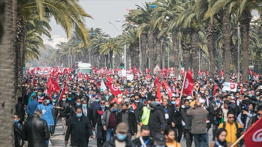 Tunisia: Ennahda supporters rally to end ongoing crisis