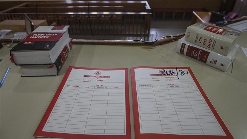 'Postmodern darbe'nin failleri cezasız kalmadı