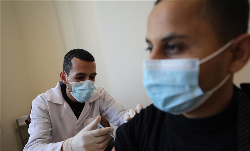 Gaza, filloi vaksinimi i punonjësve shëndetësorë kundër COVID-19