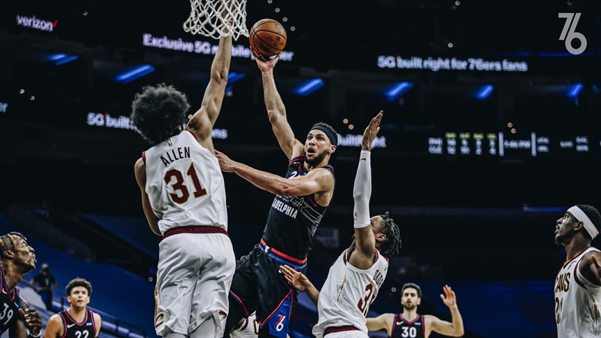 NBA'de Cleveland Cavaliers, lider Philadelphia 76ers'ı uzatmada yendi