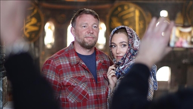 İngiliz senarist ve yönetmen Guy Ritchie, Ayasofya Camii ve Topkapı Sarayı'nı gezdi