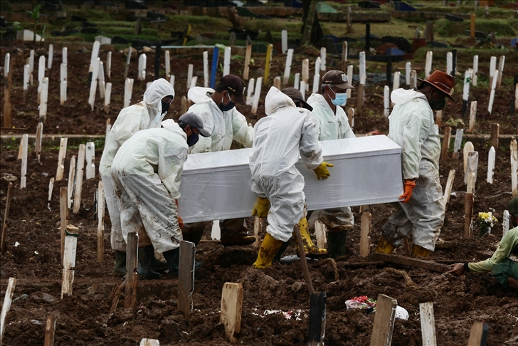 Setahun pandemi, lebih dari 718 tenaga kesehatan meninggal akibat Covid-19