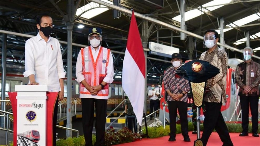 Presiden Jokowi resmikan kereta listrik Yogyakarta-Solo 