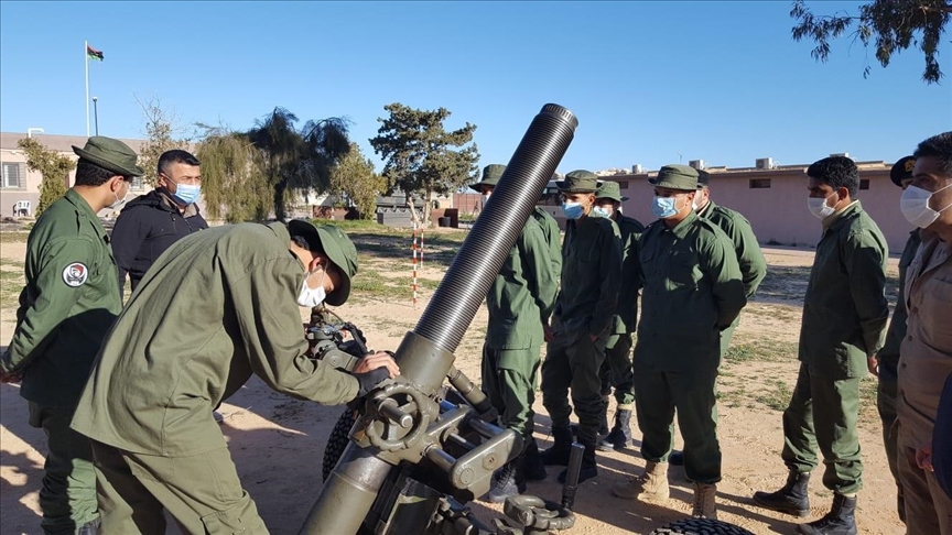 آموزش پرتاب خمپاره به سربازان لیبیایی توسط ترکیه
