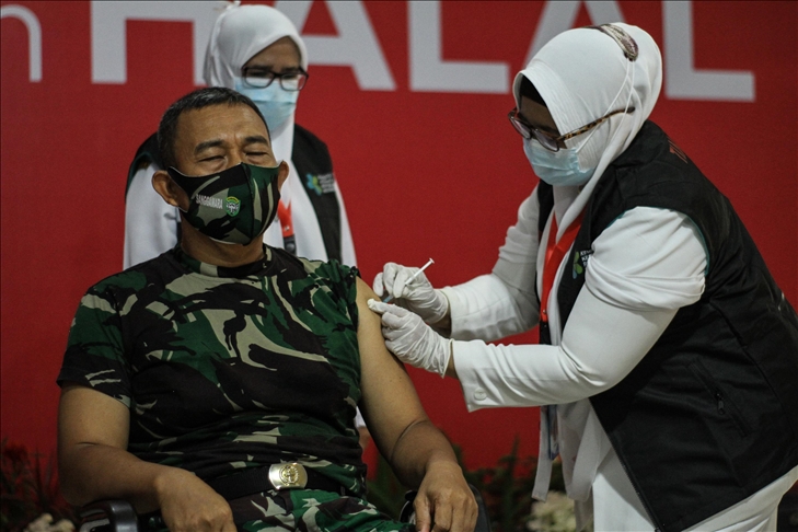 TNI vaksinasi 1.695 Babinsa di Solo, Jawa Tengah
