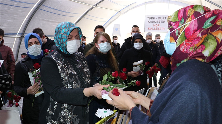 Diyarbakır annelerine destek ziyaretleri sürüyor 