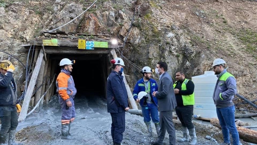 Çanakkale'de göçük meydana gelen maden ocağında mahsur kalan işçiyi kurtarma çalışması devam ediyor