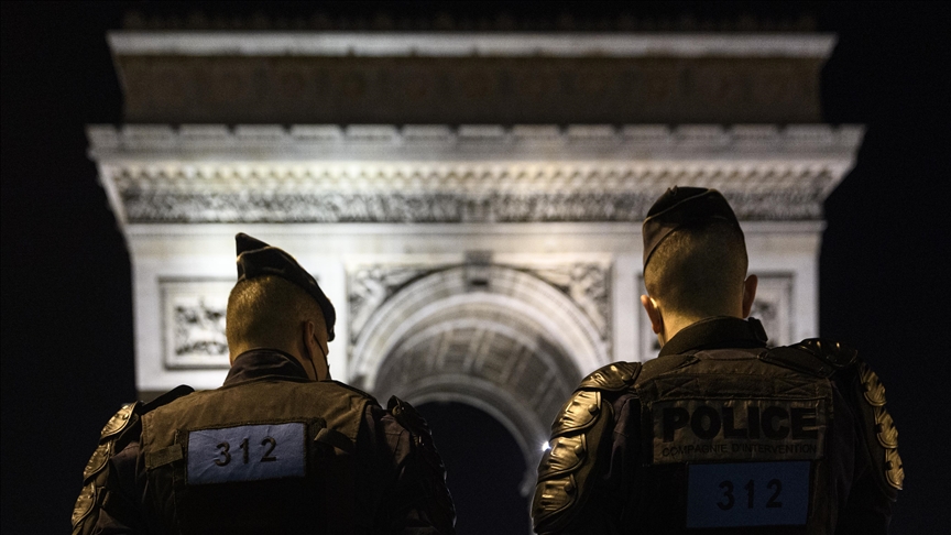 Paris mayor rails against weekend lockdown proposal