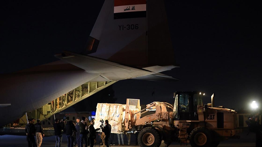 العراق يستقبل أول دفعة من لقاح كورونا
