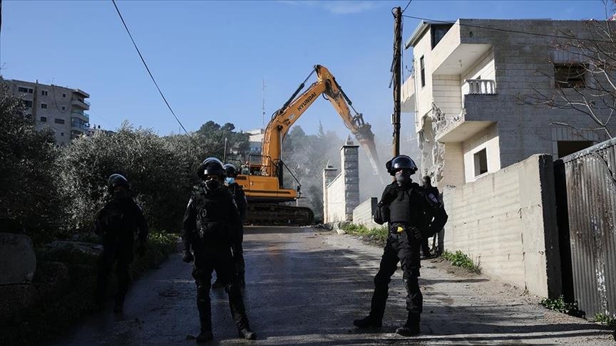 Izraeli rrënon 3 shtëpi palestineze në Bregun Perëndimor