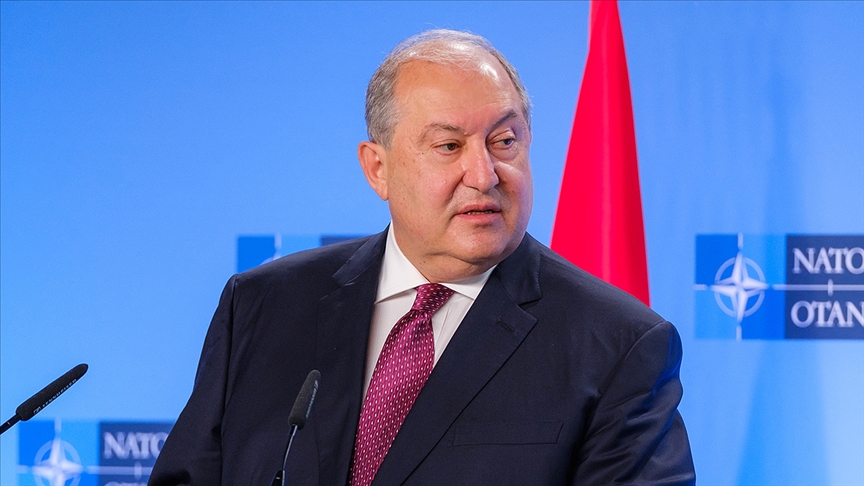 Ermenistan Cumhurbaşkanı Sarkisyan, genelkurmay başkanının görevden alınmasına ilişkin kararnameyi yine imzalamadı