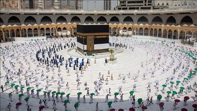 Suudi Arabistan, hac ibadeti için Kovid-19 aşısı olma şartı getirdi