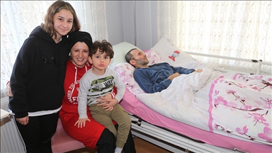 Hayatını kızı, SSPE hastası yatalak eşi ile otizmli yetim yeğenine vakfeden kadın tüm 'iyilik ödülleri'ni hak ediyor