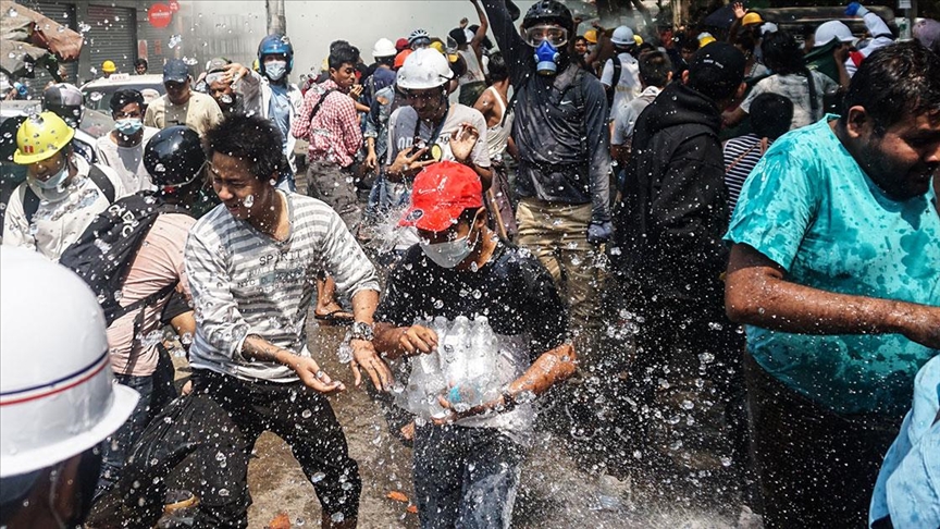 ABD yönetimi, Myanmar'daki göstericilere yönelik şiddete tepki gösterdi