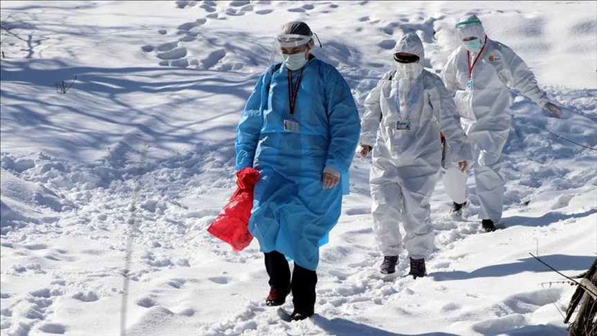 Turkish teams brave snowy roads to vaccinate elderly