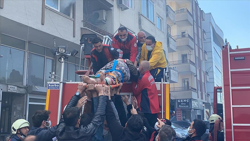 mersin de 5 katli apartmanda cikan
