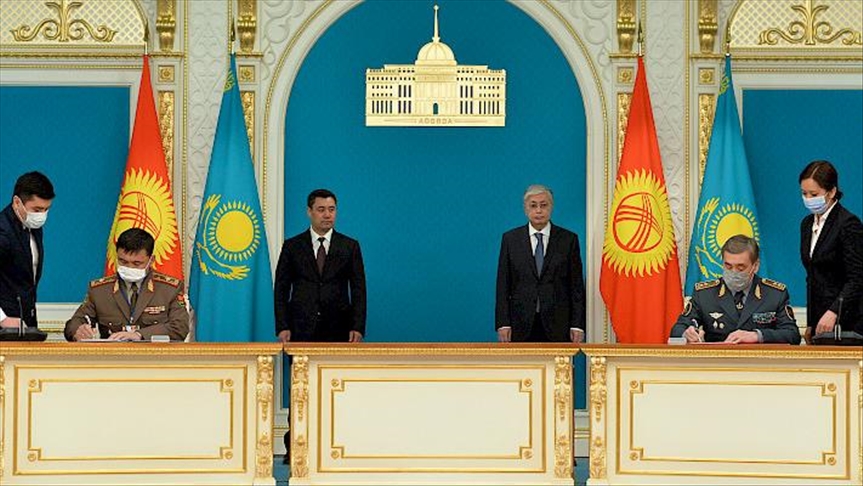 Главы Минобороны Кыргызстана и Казахстана подписали План сотрудничества на 2021 год