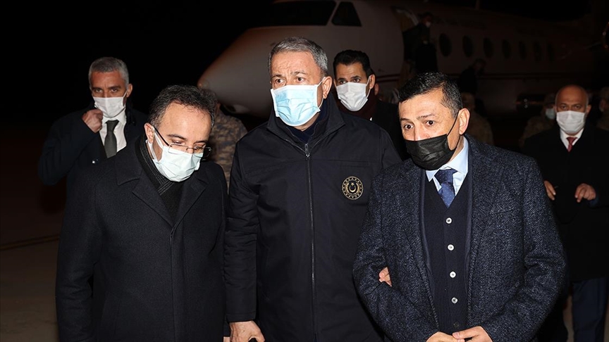 Bakan Akar: İlk bilgilere göre kazanın ani değişim gösteren hava şartları nedeniyle meydana geldiği değerlendirilmekte