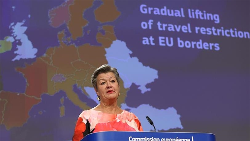Agencia fronteriza de la Unión Europea enfrenta críticas por la devolución de migrantes