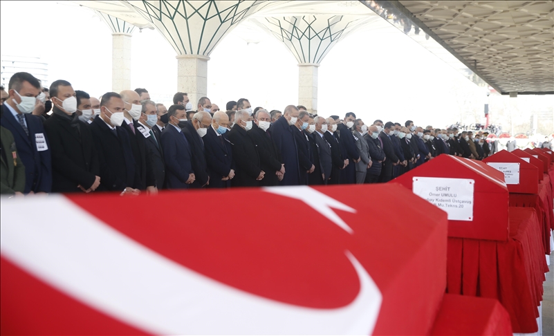 Turqi, mbahet ceremoni shtetërore për dëshmorët nga rrëzimi i helikopterit