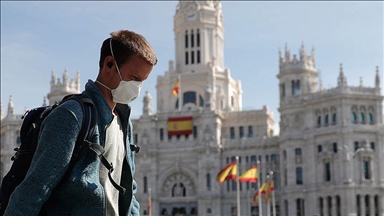 Spain to tighten curfews, limit travel for Easter