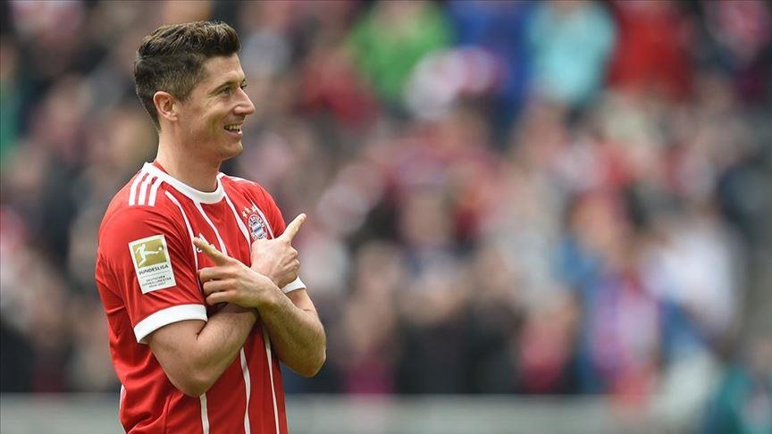 B.Munich come from behind to defeat Dortmund 4-2