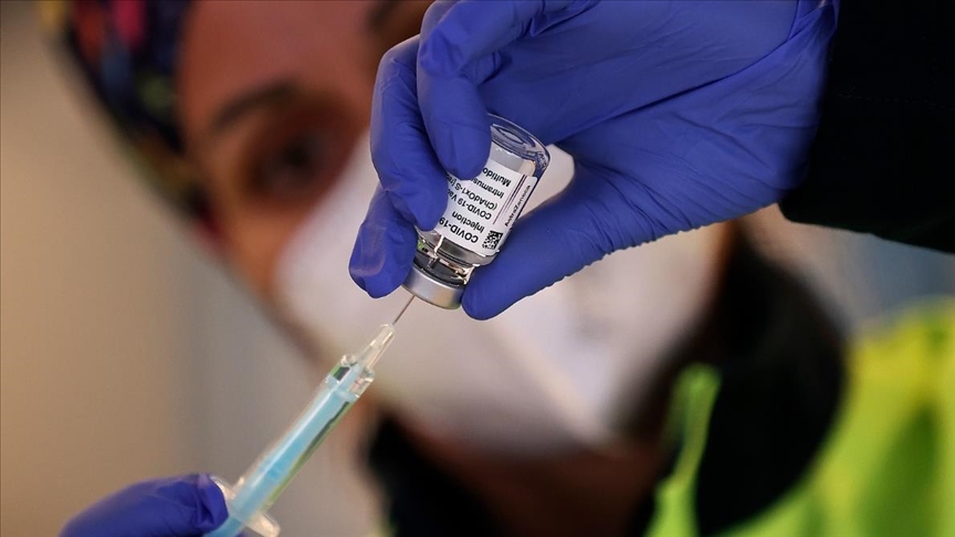 España advierte que la efectividad de las vacunas podría bajar si aumentan los casos de nuevas cepas de COVID-19