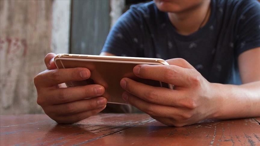 42 of 100 people play mobile games once daily: Survey