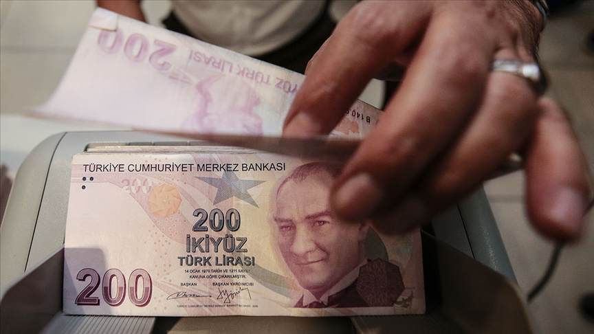 Halkbank'tan kadın girişimcilere 100 bin liraya kadar finansal destek