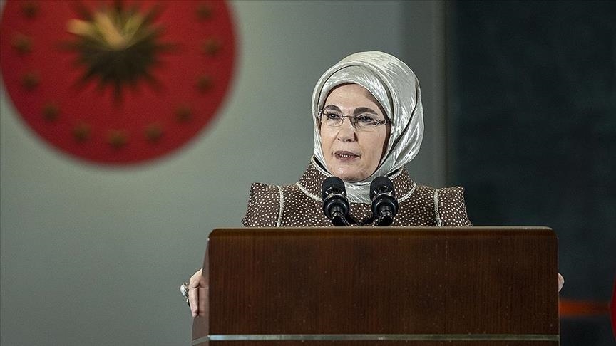 Turkey: 1st lady marks Women's Day with health workers