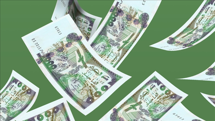 عملة الجزائر.. صدمات متكررة تقوض قوة المواطنين الشرائية (تقرير)