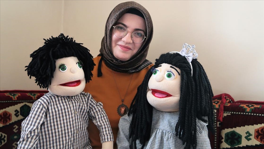 Vantrilok öğretmen, Anadolu kültürünü 'Erzurum ağzı' ile oynattığı kuklalarla gelecek kuşaklara aktarıyor