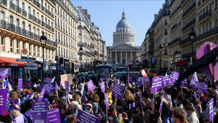 France's women strike for pay, gender equality