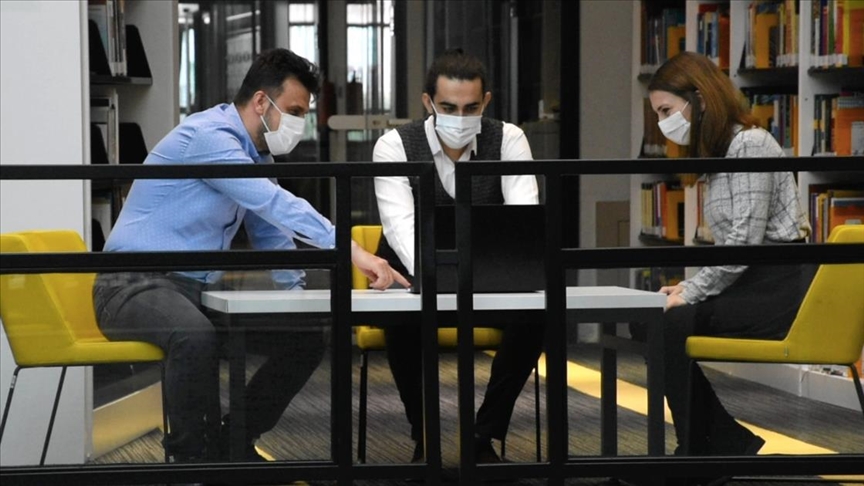 bursa da universite ogrencileri