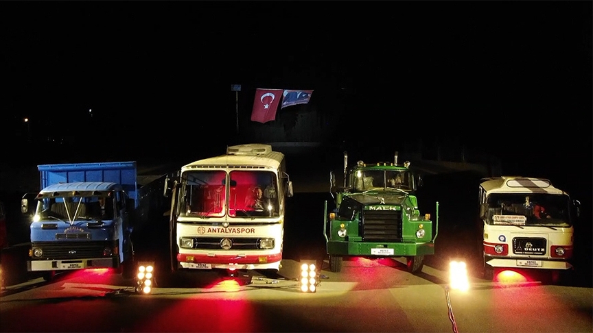 Antalya'da araç kornalarıyla icra edilen İstiklal Marşı'na klip çekildi 