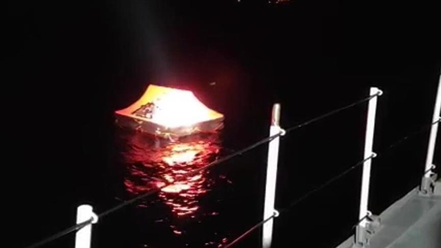 Turkey: 19 asylum seekers saved when ship sinks in Med