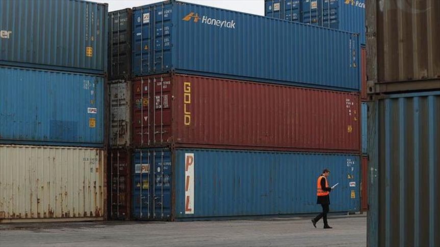 Беларусь в январе увеличила экспорт товаров и услуг на 13,5%