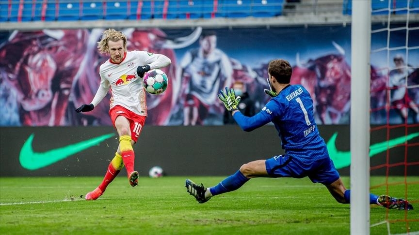 Football: RB Leipzig hold Eintracht Frankfurt to draw
